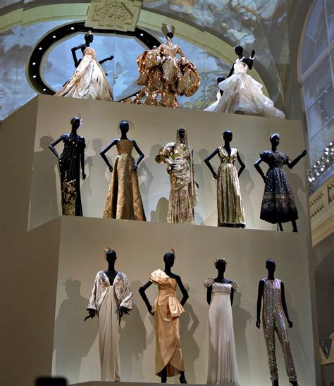 christian dior paris exhibition.